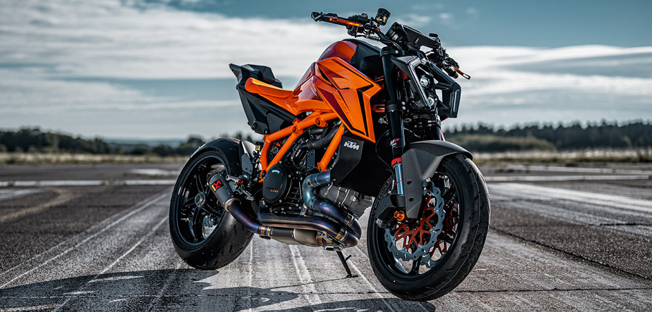 Unleashing Power: KTM Unveils the Dominant 1390 Super Duke R ...